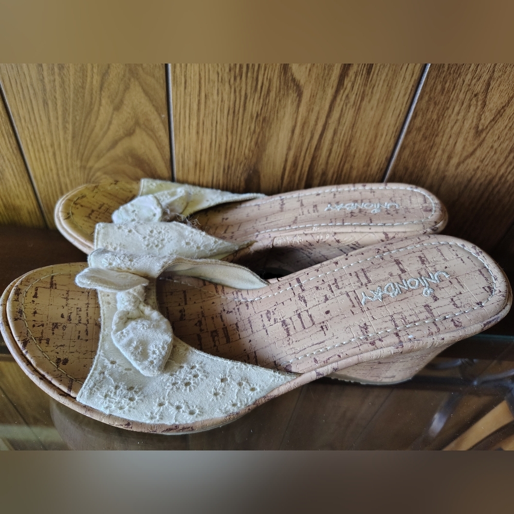 UnionBay Cork Wedge Sandals Size 9